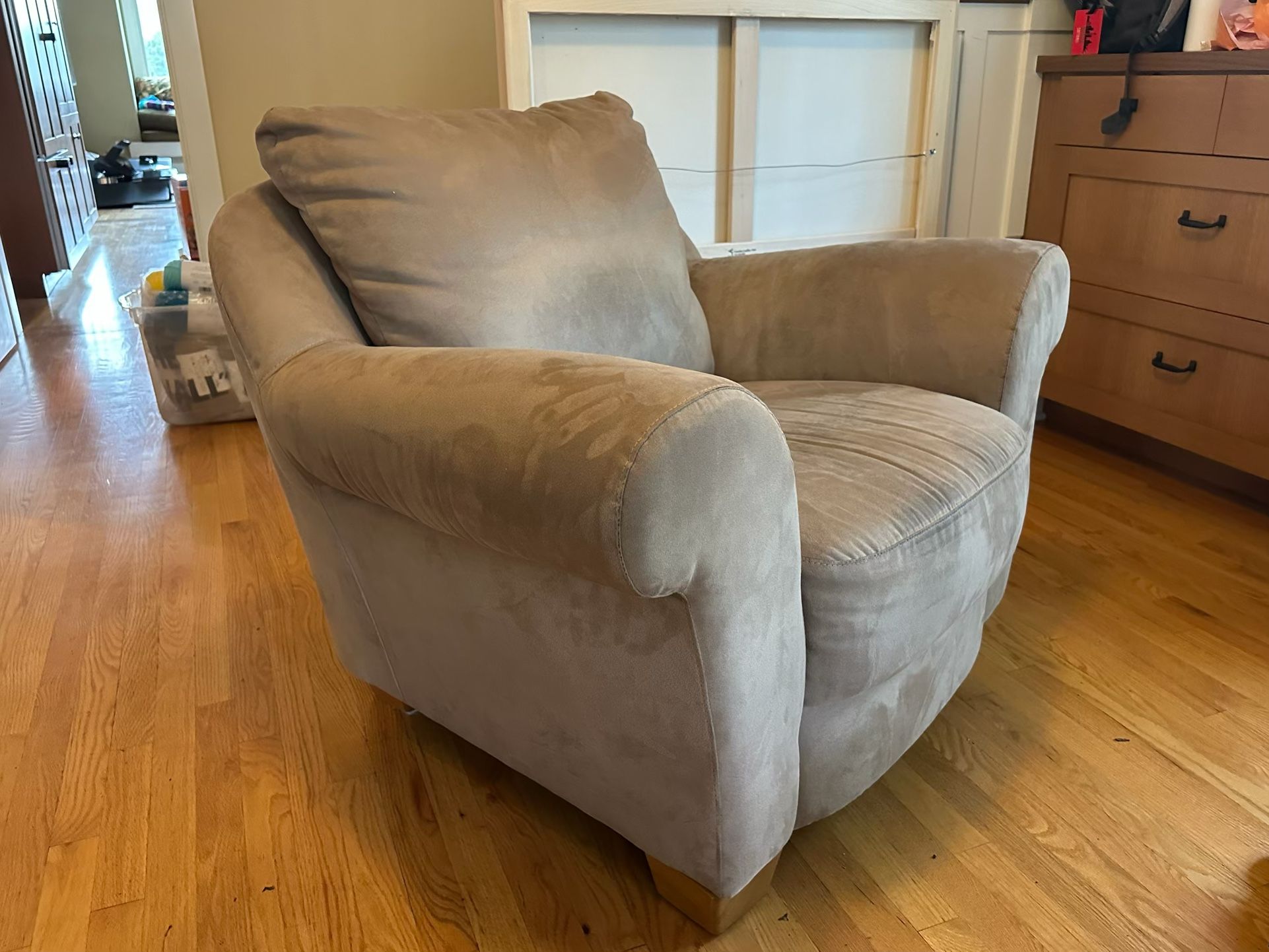 2 Large Microfiber Armchairs - FREE!