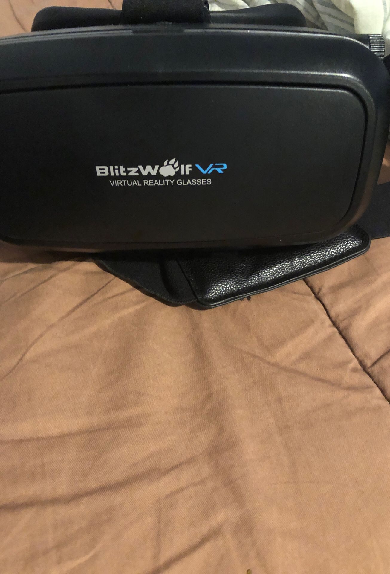 Blitz wolf VR headset