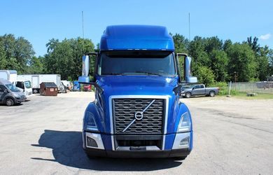2020 VOLVO VNL 760 - SLEEPER
