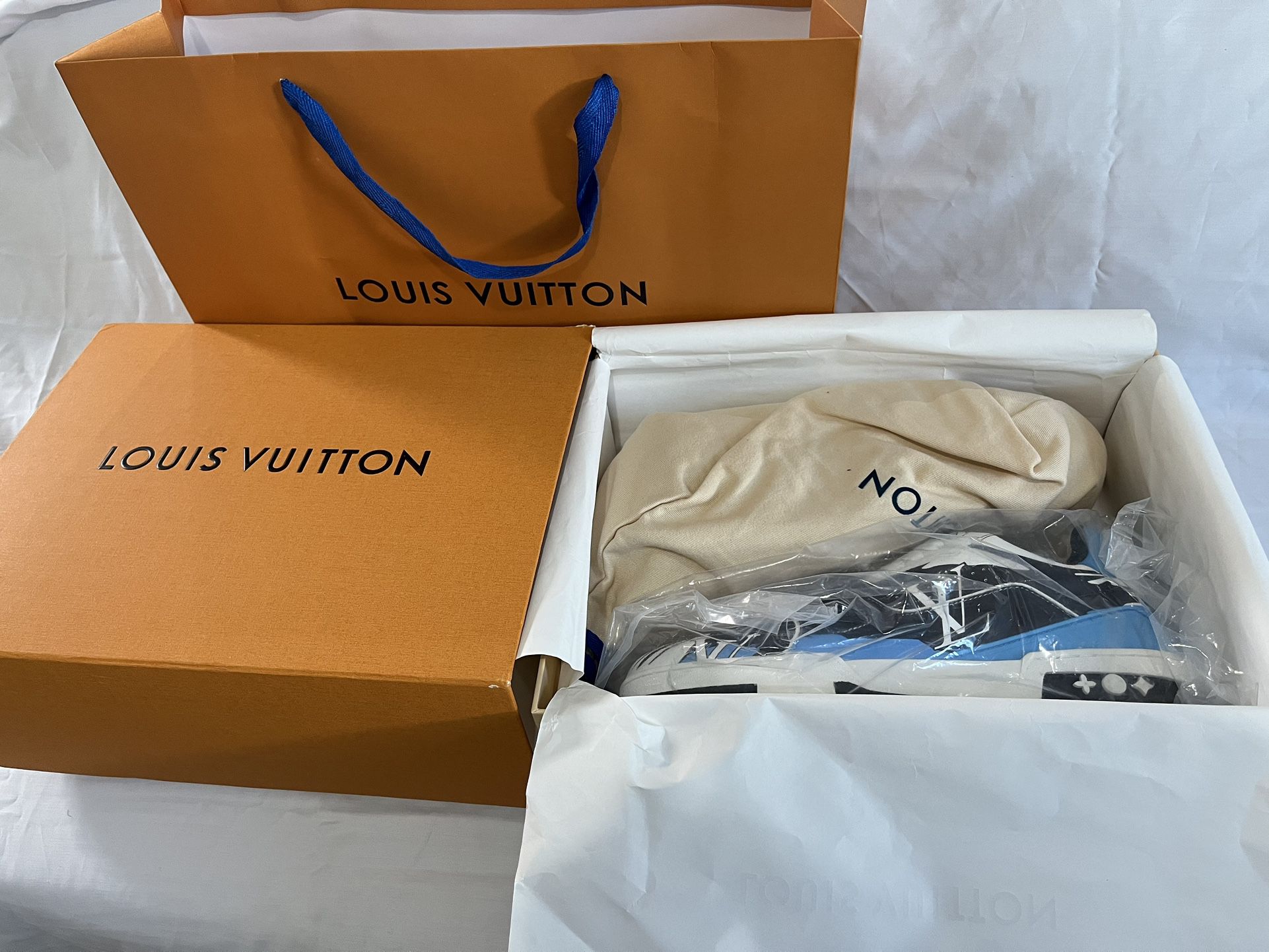LV #54 trainers cleaned 👟🧼! Need shoes looking BOX FRESH? Drop us a