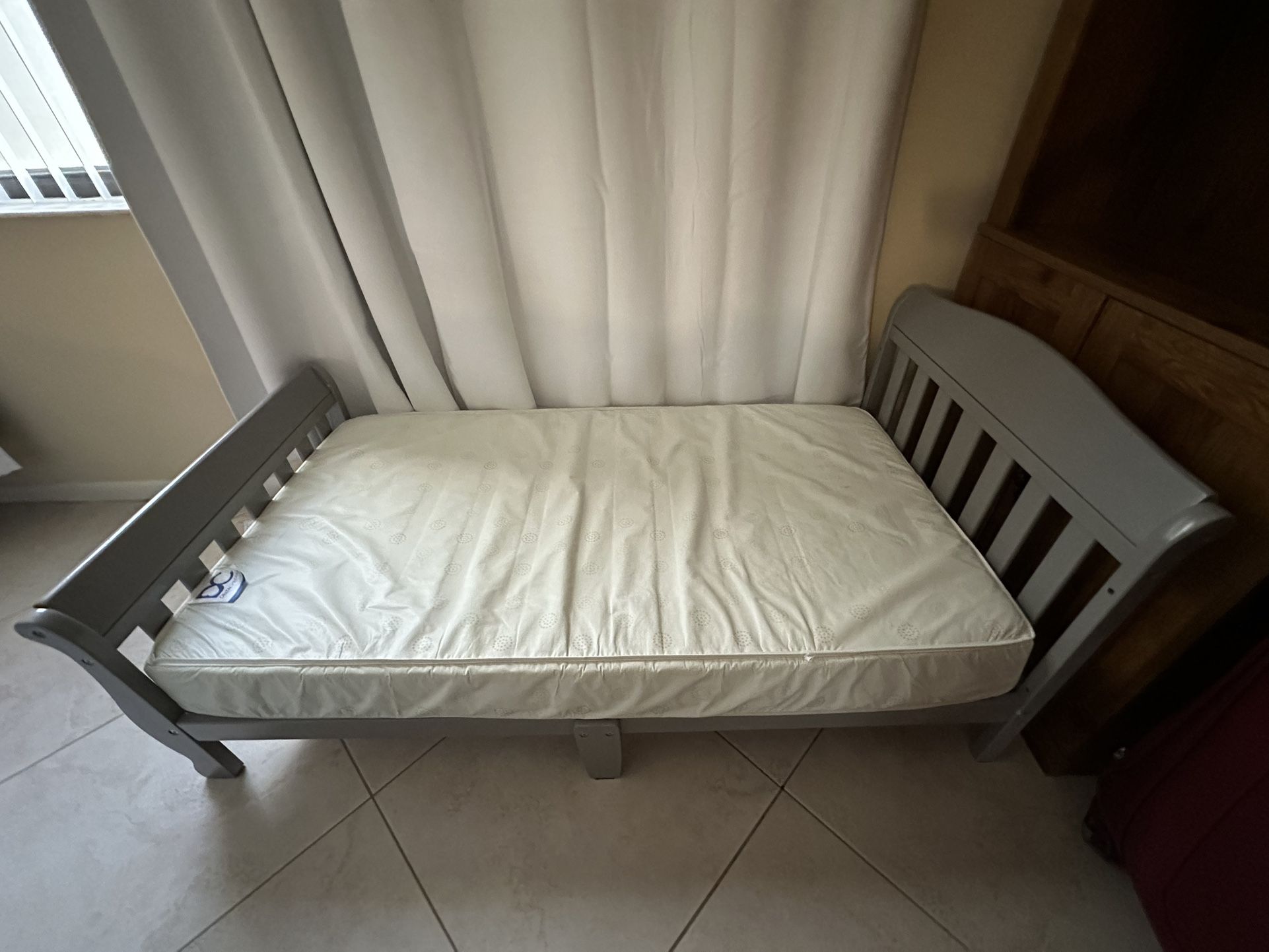 Toddler Bed + Mattress