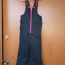 Girl's size 4/5 SwissTech black and pink ski snow pants bib suit