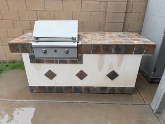 Built-In Outdoor Kitchen Grill Island