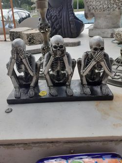 See No Evil Hear No Evil statue