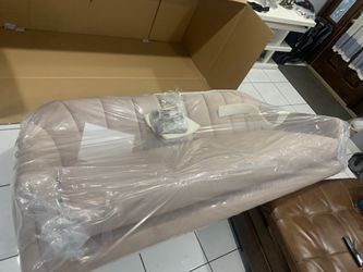 Boevange-Sur-Attert 81" Upholstered sofa brand new in box!