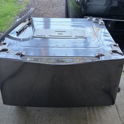 Pedestal Washing Machine