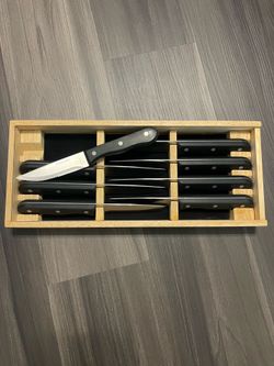 Set of stainless steel knives