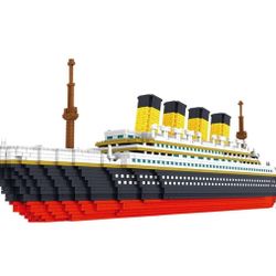 Titanic Model Kit (Brand New)