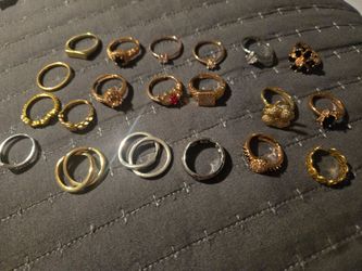 Lot of 20 fashion rings