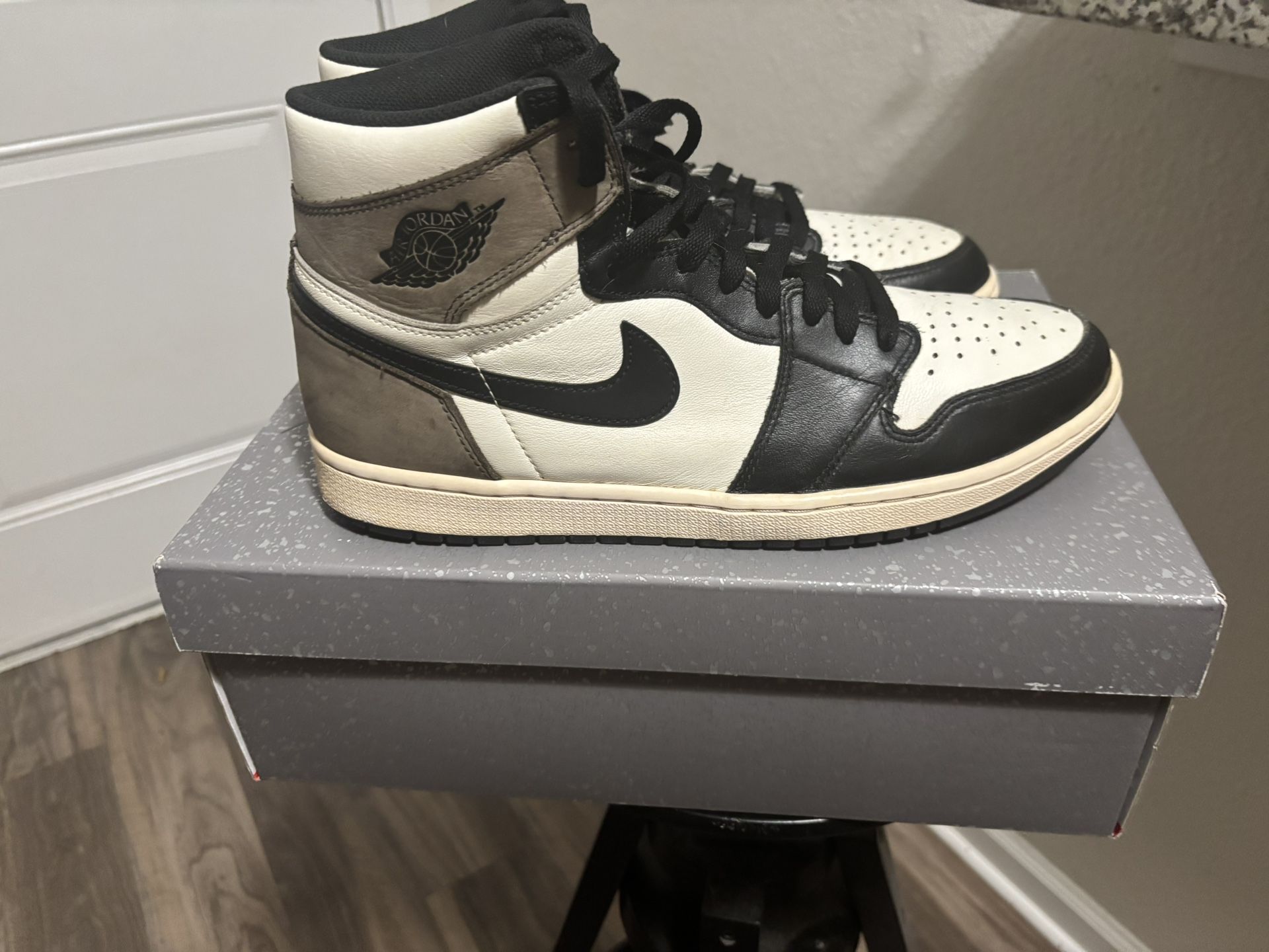 Jordan 1 Dark Mocha & Jordan 4 Infrared