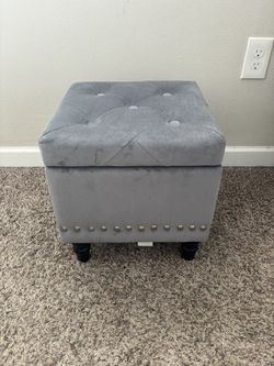 Gray Tufted Storage Ottoman – Small Footrest with Hidden Storage