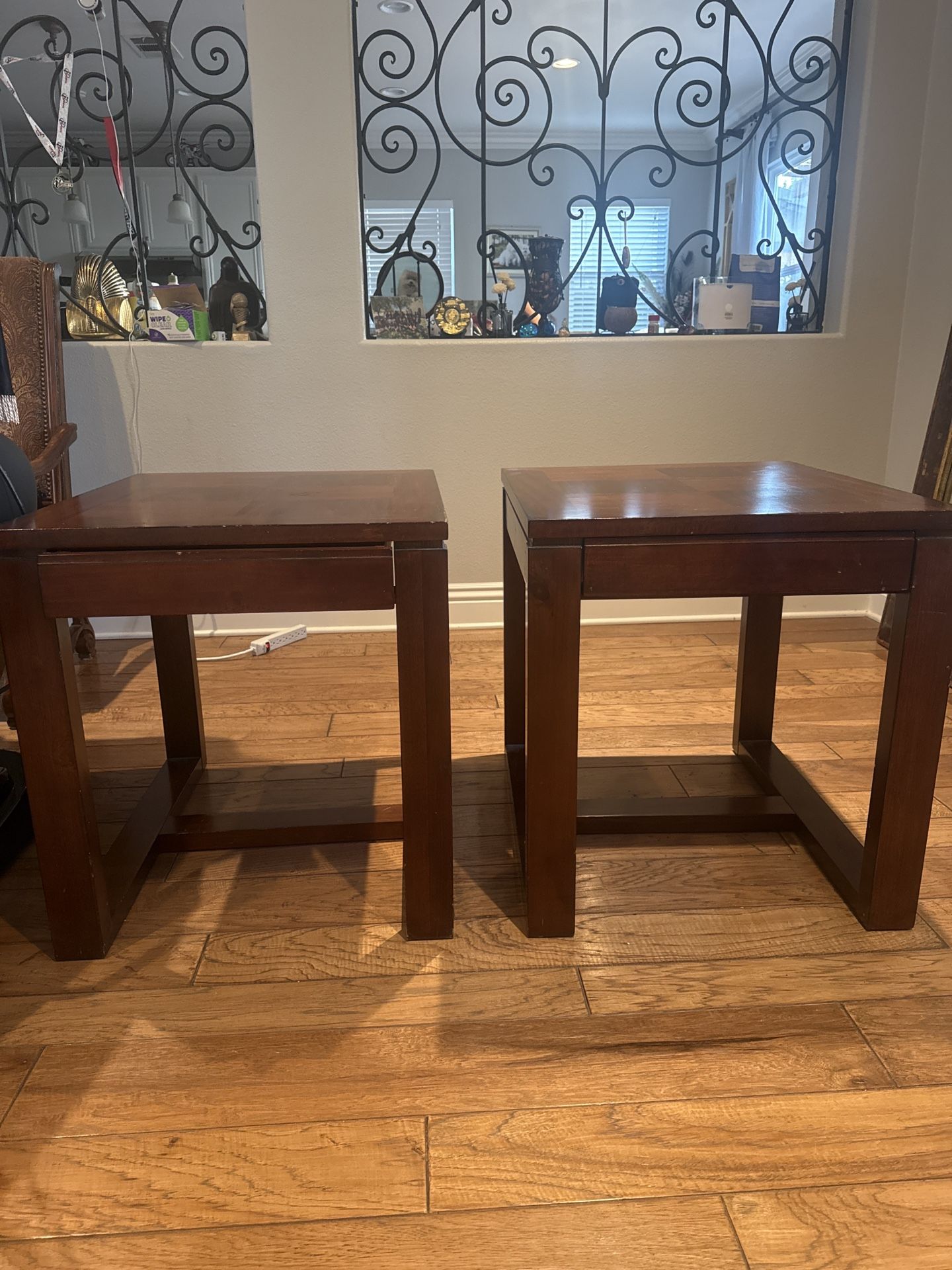 π Pair of Fairmont Designs Solid Wood End Tables β Great Condition!