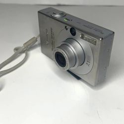 Canon PowerShot Digital ELPH SD1000 7.1MP Digital Camera - Silver - Tested Works