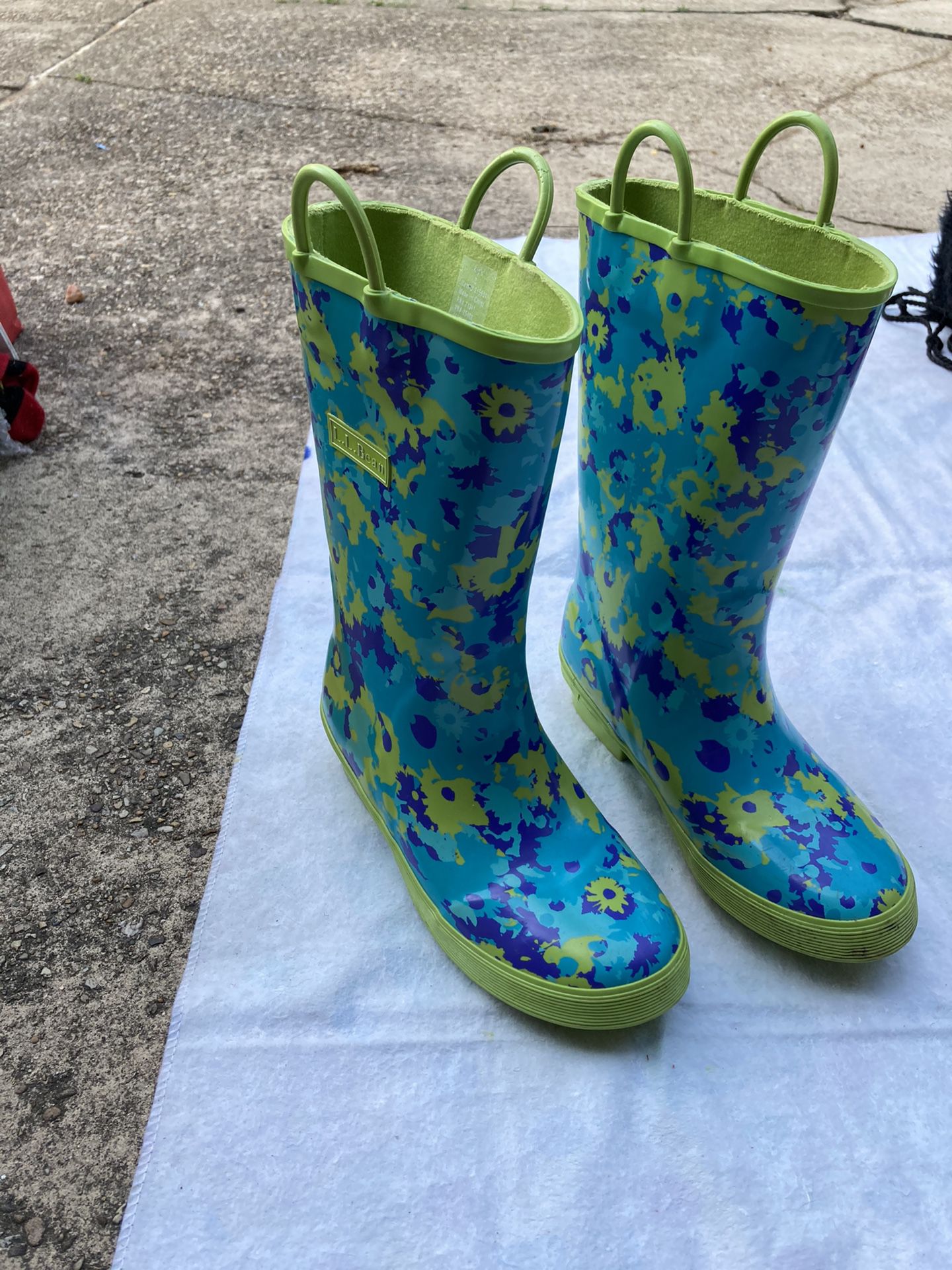 L.L. Bean rain boots (kids size 3)