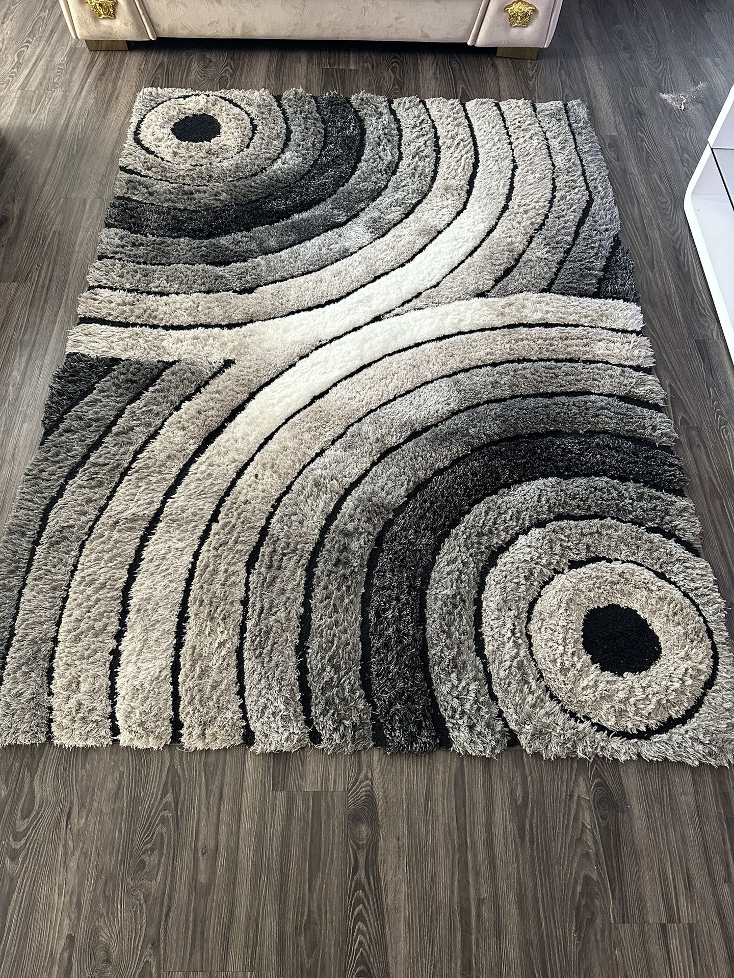 Center Carpet 