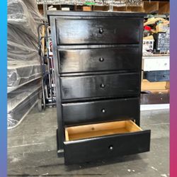 5 drawers dresser/ Five drawers dresser