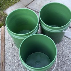 Buckets/Pickles/Handyman/Gardening/Construction/Camping/Fishing/Hunting/pet supplies