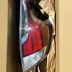2016 Toyota Prius C Right Rear Light OEM NEW