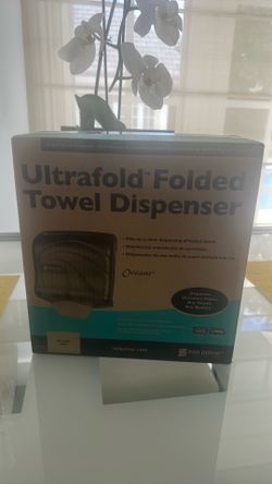 Ultra fold towel dispenser