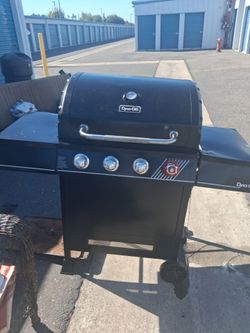 Dyna-Glo 3-Burner Gas Grill