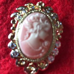 Vintage Victorian Cameo Brooch Or Pendant