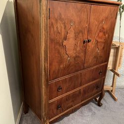 Antique Dresser With 5 Drawers