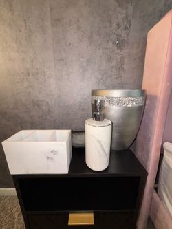 Marble/ Silver Bathroom Accessories