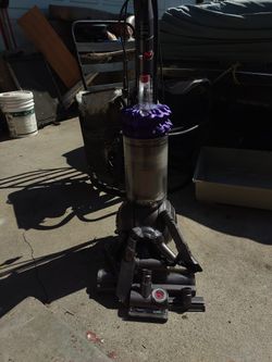 Dyson Kinetic Allergy Pet Vacuum