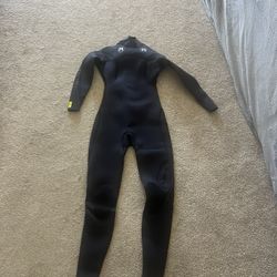 New Women’s Matuse Wet Suit