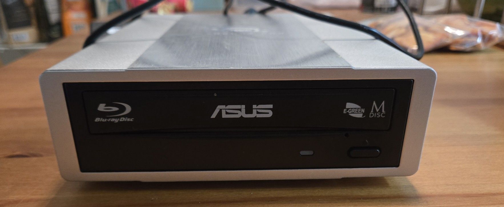 ASUS BW-16D1HT - Ultra-fast 16X Blu-ray Burner with M-DISC SupportNEW