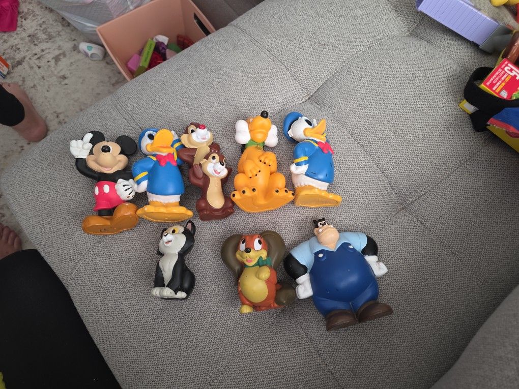 Disney Bath Toys 8 Figures