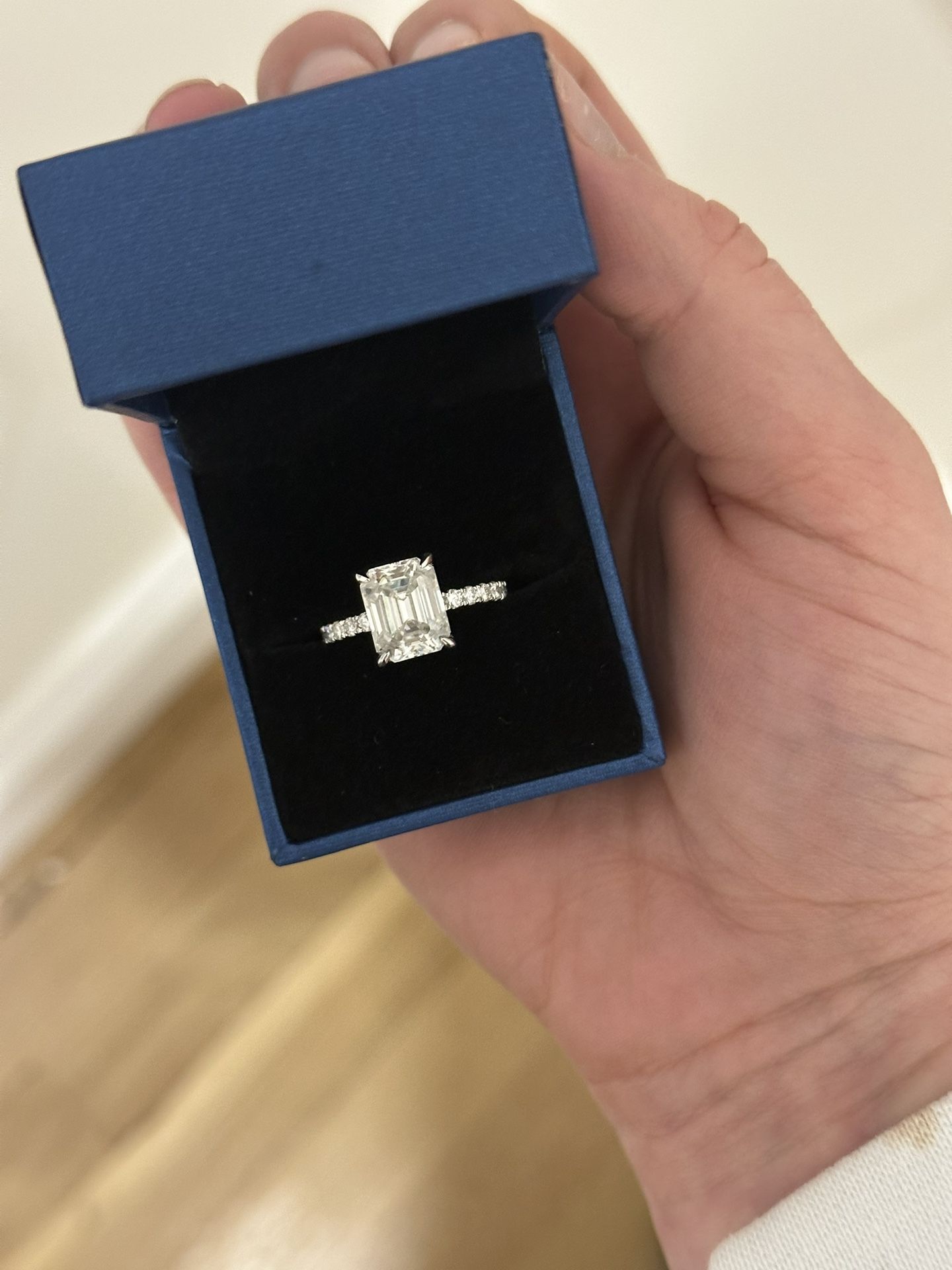 4 CARAT REAL CERTIFIED MOISSANITE ENGAGEMENT RING EMERALD CUT (NEVER WORN)