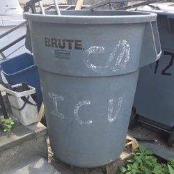 Large Trash Can Brute On Coaster Roller Plate