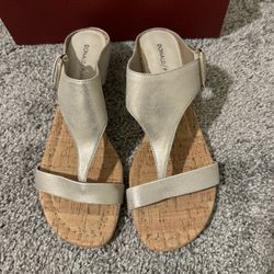 Small Wedge Sandals Size 9