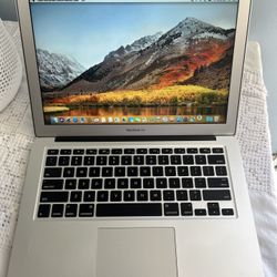 MacBook Air 13” (2017) - i5, 8GB RAM / 128GB SSD — Great Condition