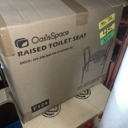 BRAND NEW Oasis Space Raised Toilet Seat