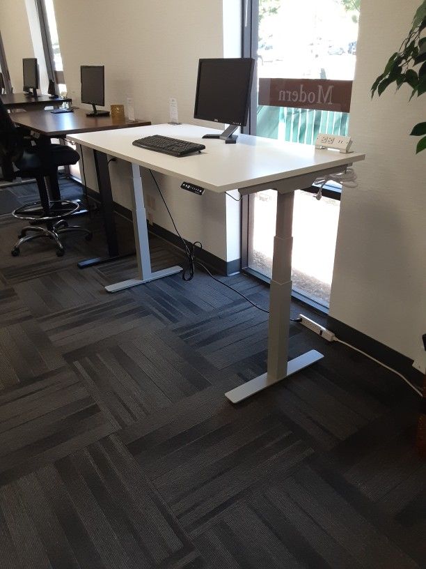 White Electronic Sit-Stand Desk 60"×30"