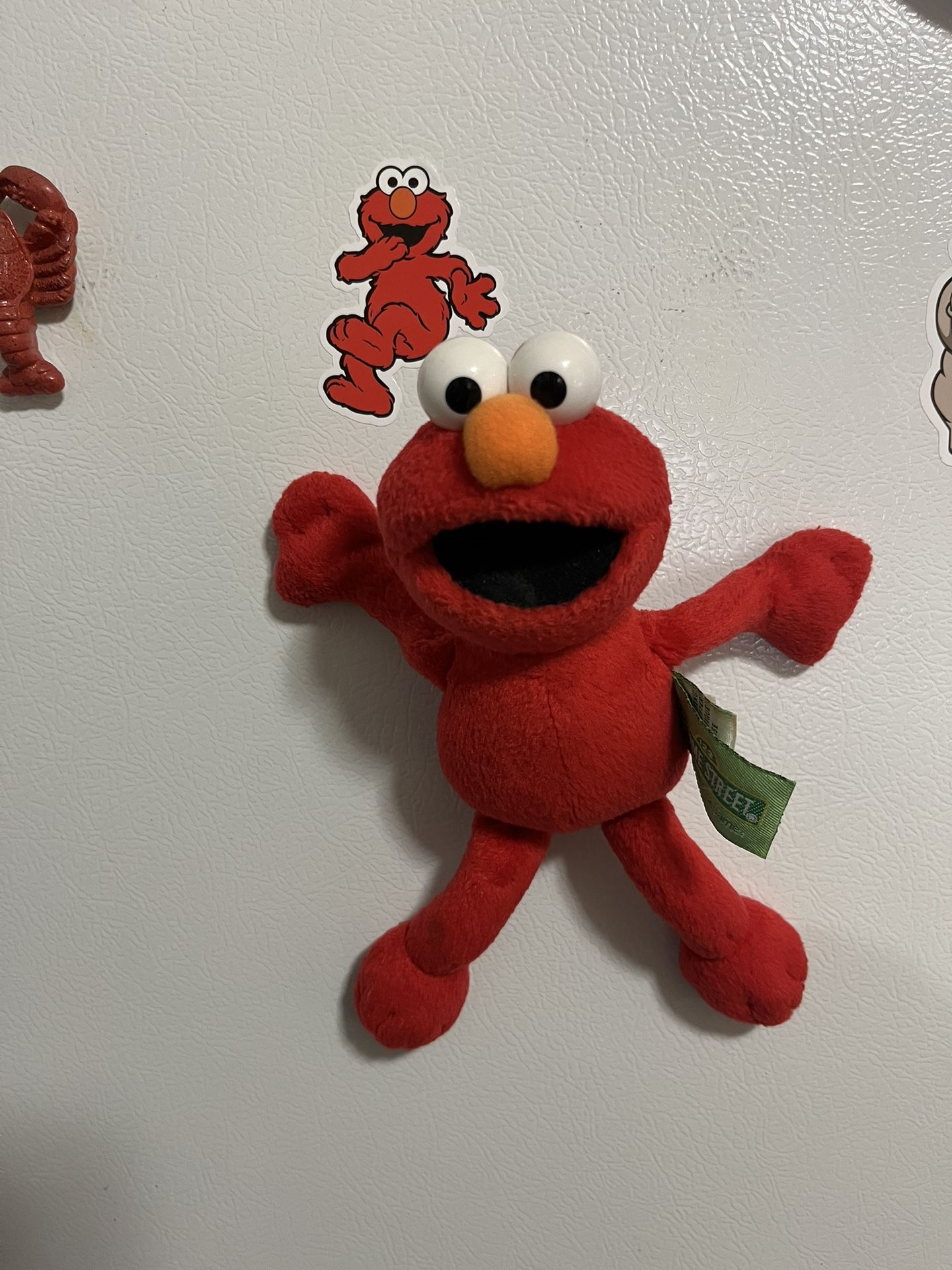 7 Inch Elmo Plush With Magnet Hands And Feet