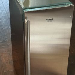 NEW 50lb Ice Maker Built-In/Undercounter – Stainless Steel, Reversible Door Freestanding Machine