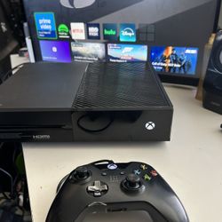 Xbox One  With 1 Remote Control 