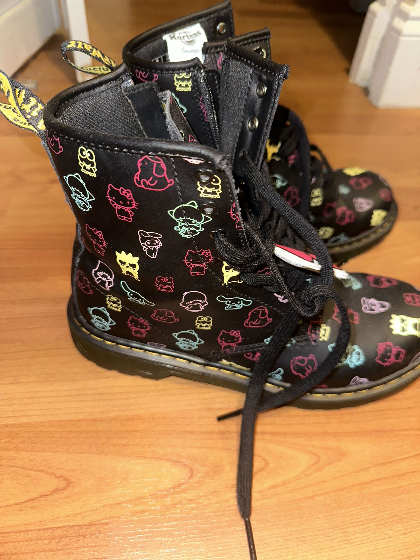 DR marten x Hello Kitty And Friends
