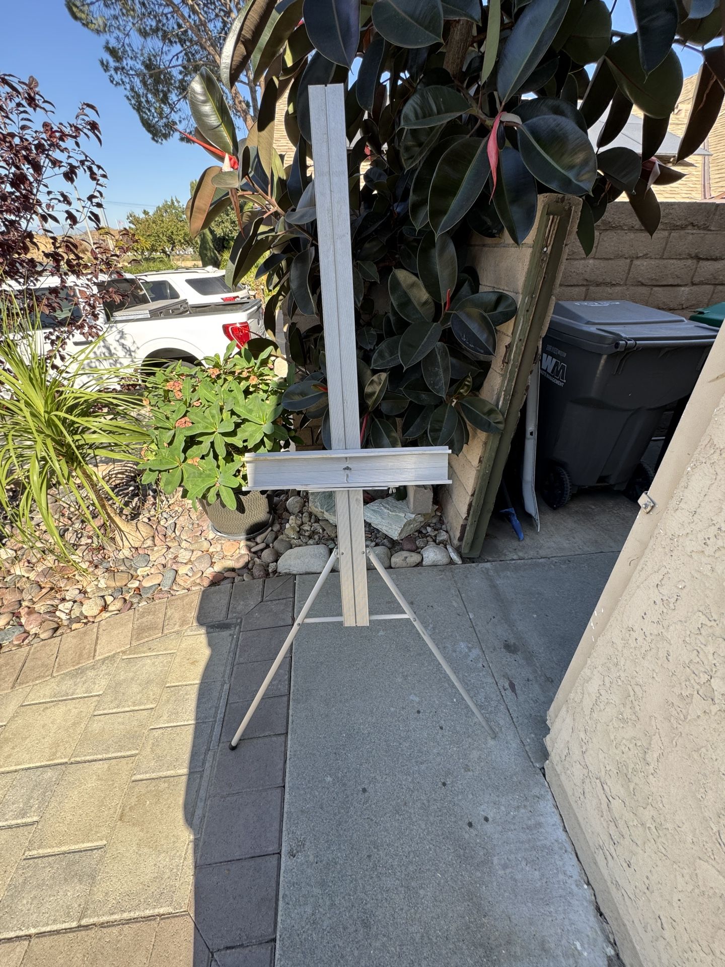Aluminum Easel