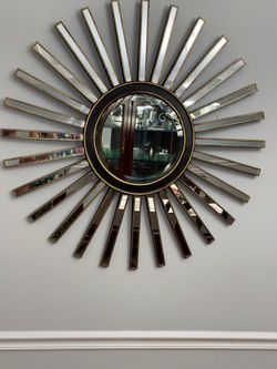 Round mirror