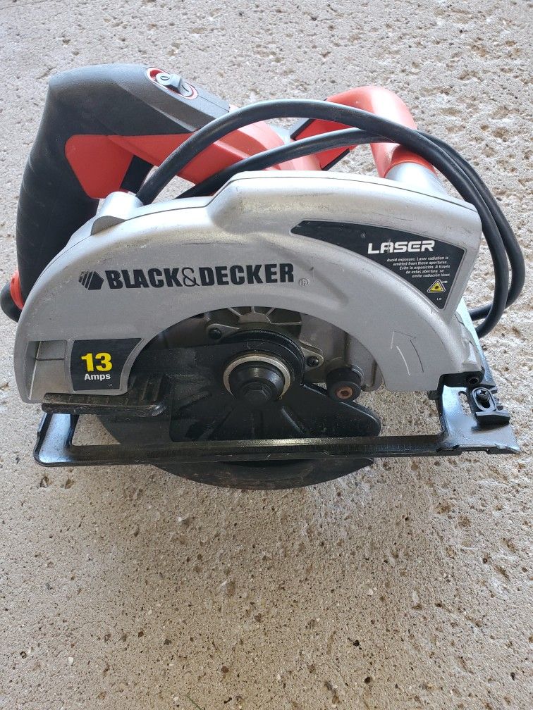 Black and Decker 7 1/4 Circular Saw With Laser