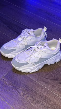 New Men’s Shoes White 9 1/2
