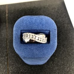 10k Diamond Ring 4.6 Grams With  26 Small Diamonds Size 9 