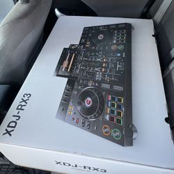 PIONEER XDJ-RX3 PROFESSIONAL DJ CONTROLLER LIKE NEW