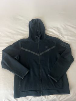 Nike Tech Large men’s $40