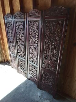 6' X6' Oriental Carved Wood Screen, Minor Shipping Damage. Easy Safe Contactless Pick Up In Vista. 

Thank you for looking.