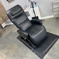 Electric Leather Recliner With Remote $400